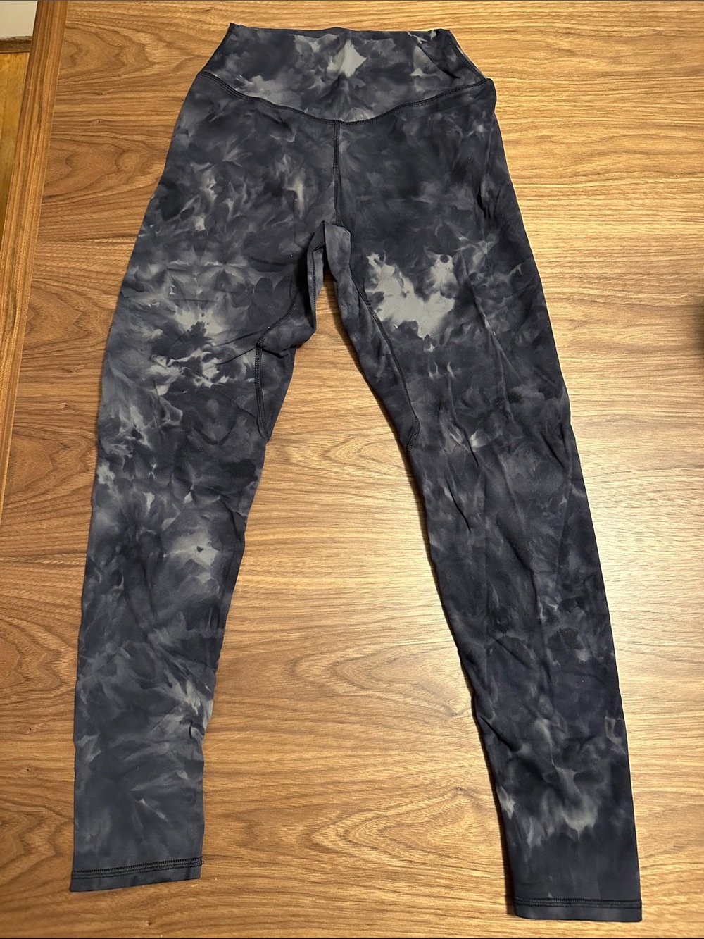 Kamo Fitness Barely Worn Women's Black Tie-Dye Black High-Rise Leggings
